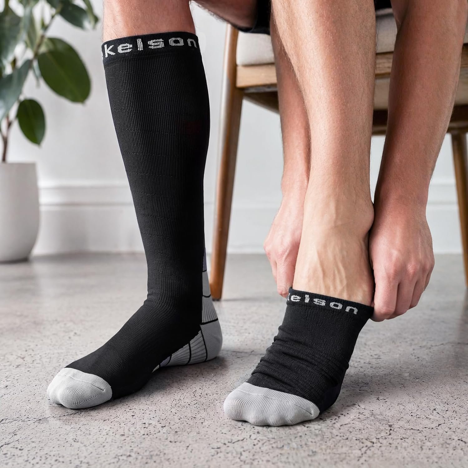 2 Pairs Unisex Compression Socks - Image 6